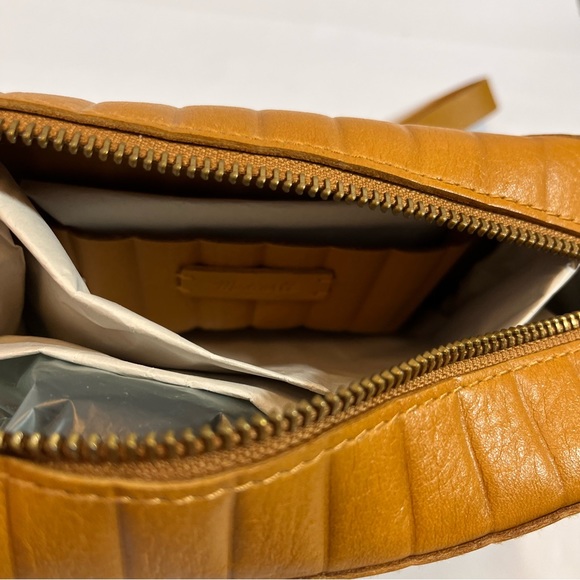 NEW Madewell The Transport Camera Bag: Bubble Pleat Edition!!! - Picture 7 of 7